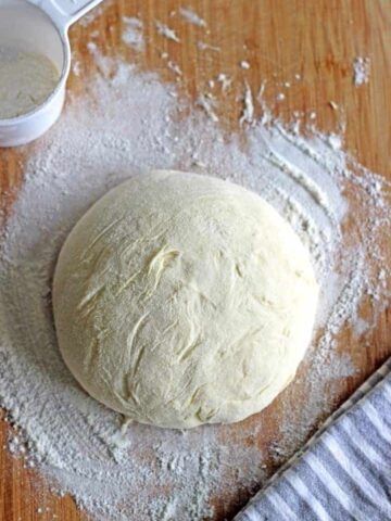 A super simple recipe for the best homemade pizza dough...pizza night will never be the same again!